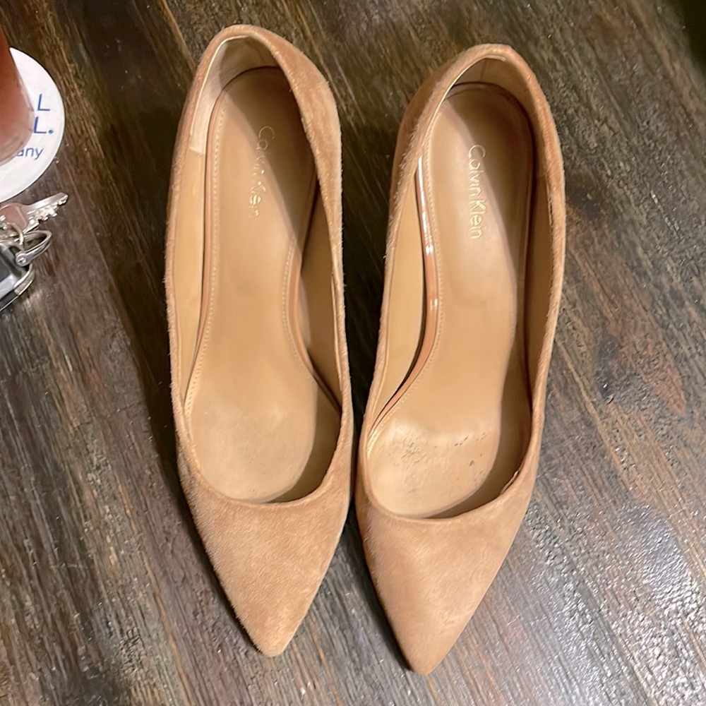 Calvin Klein womens 3” heels tan suade